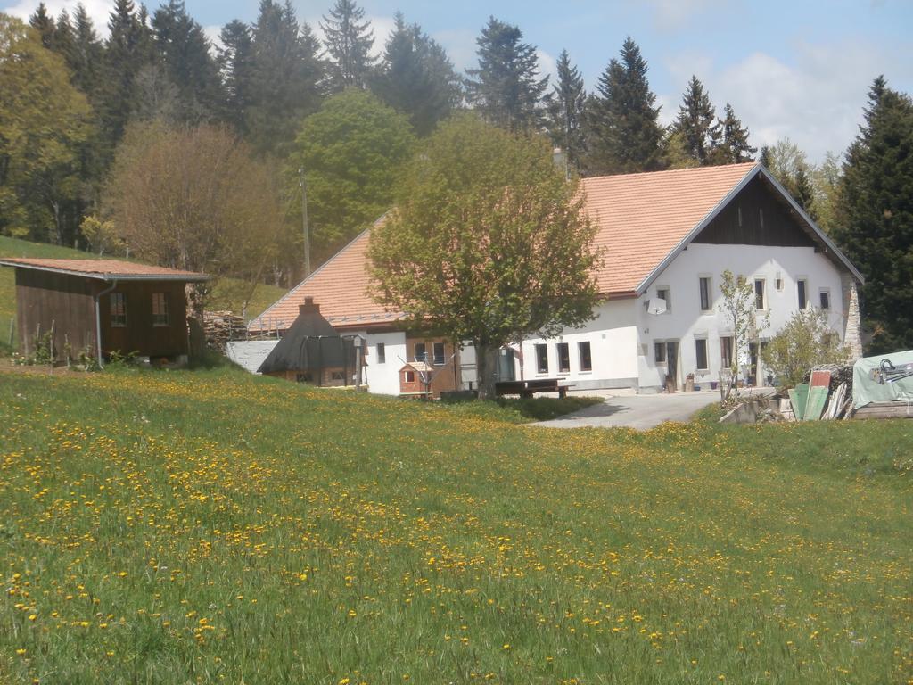 B&B La Ferme De Pouillerel La Chaux De Fonds Exterior foto